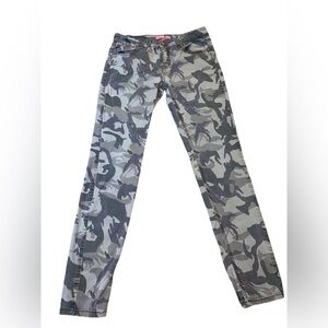 Zanadi Camo Skinny Jeans | Size 11 | Gray & Olive Camouflage